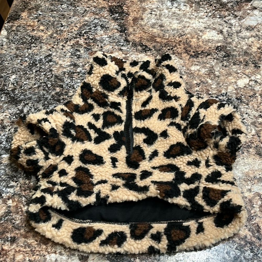 Heart to Tail fleece pullovers animal sweater. Sz. Small